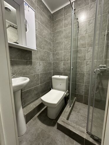 Посуточная аренда квартир: 1 комната, Душевая кабина, Постельное белье, Кондиционер at lalafo.kg — 10 Посуточная аренда квартир: 1 комната, Душевая кабина, Постельное белье, Кондиционер — 10