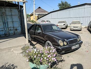 bugatti veyron: Mercedes-Benz E-Class: 1997 г., Седан — 2
