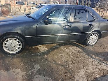 avto 312: Mercedes-Benz C-Class (W202) sedan Xüsusiyyətlər: - Kuzov: 4 qapılı — 4