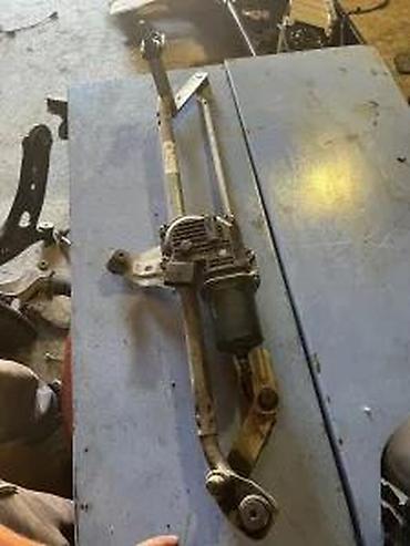 akumulatori: MOTOR PREDNJEG BRISACA VW TIGUAN 0 | audi vagen delovi 06******** — 1