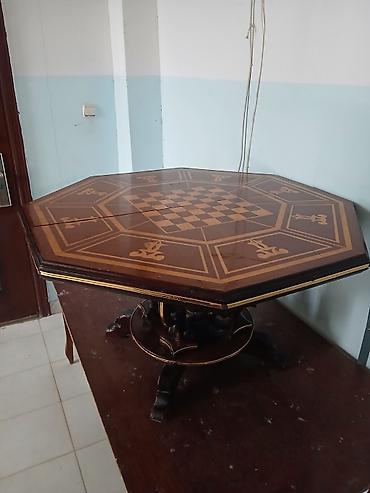Ağacdan hazırlanmış səkkizguşəli nərdtaxta oyun masası - Material
