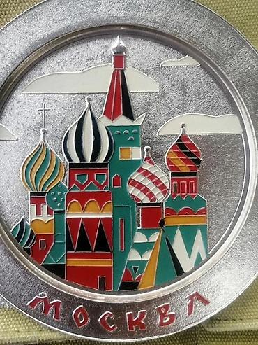 Stilske umetničke slike: MOSKVA, Prag, Budimpešta suveniri, ukrasniir tanjiri. Cena za komad — 8