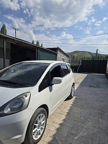 хунчи авто: Honda Jazz: 2010 г., 1.4 л, Робот, Бензин, Хэтчбэк — 3