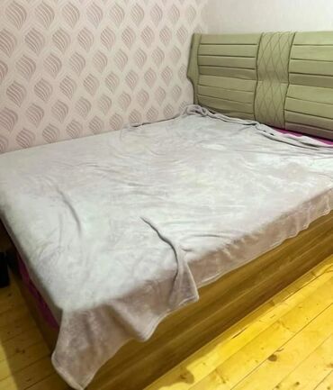 Кровати: Б/у, Двуспальная кровать, С подъемным механизмом, С матрасом
