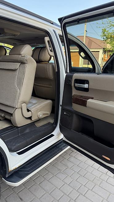 sequia: Toyota Sequoia: 2010 г., 5.7 л, Газ, Внедорожник — 7