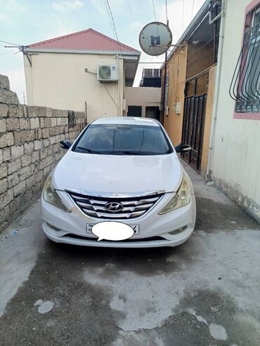 Hyundai Sonata: 2 л | 2010 г. Седан
