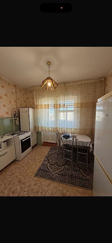 квартиры здаются: 2 комнаты, 12 мкр Собственник, Без животных, от 6 месяцев, С мебелью полностью — 7