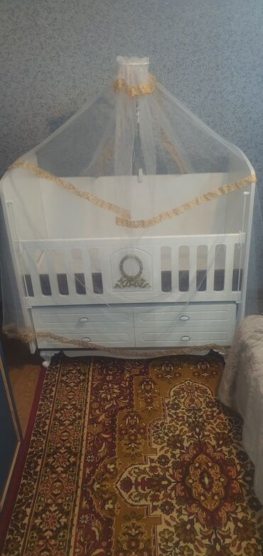 Beşiklər: Oğlan və qız üçün, İşlənmiş, Dördbucaq, Beşik, Matras ilə, Yellənmə mexanizm ilə -da lalafo.az — 5 Beşiklər: Oğlan və qız üçün, İşlənmiş, Dördbucaq, Beşik, Matras ilə, Yellənmə mexanizm ilə — 5