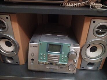 Dinamiklər və kolonkalar: Samsung brendinə məxsus bu mikro audio sistemi kompakt dizaynı
