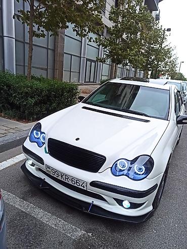 lexus 2018 qiymeti: Ağ rəngdə sedan, idman üslubunda eksteryer paketli. - Ön bamperdə — 6