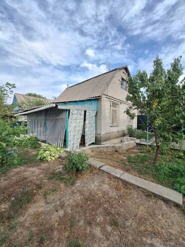 дом район ак босого: Продаётся частный дом с участком и садом. Продаю дачу в живописном