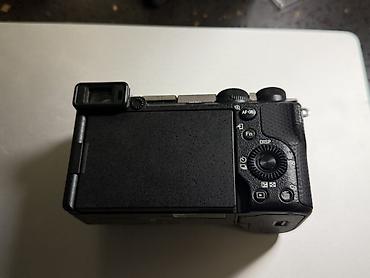 mini radio: Sony α6700 və Tamron 17-70mm F/2.8 Di III-A VC RXD + DJI RS3 Mini — 3