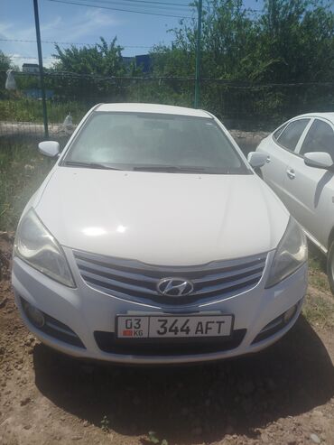 hyundai элентра: Hyundai Elantra: 2018 г., 1.6 л, Механика, Бензин, Седан