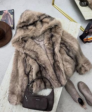 Ostale jakne, kaputi, prsluci: Nova bunda sa kapuljacom veoma lepa. 8500 dinara. poručivanje u inbox — 1