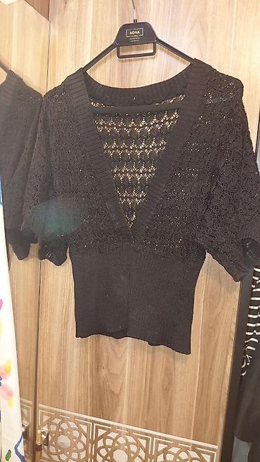 qar geyimi: Maksimun 10 alana 1 manatdan Qadın üst geyimləri dəsti 1) Ağ T‑shirt — 4