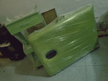 Rəflər, etajerkalar: Daşıyıcı Etejerka Kosmetoloji tibbi ləvazimatları yerləşdirmək üçün — 11