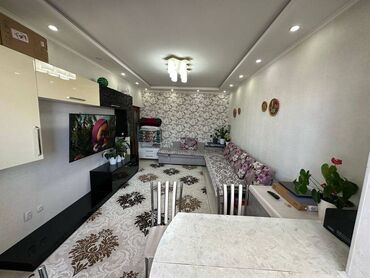 срочно продаётся 1 комнатная квартира в районе ошского рынка по улице молодая гвардия токтогула: 1 комната, 45 м², 106 серия, 8 этаж, Евроремонт