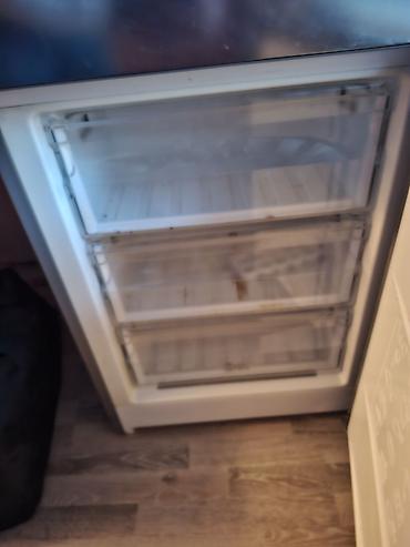 ariston satilir: İşlənmiş 2 qapılı Hotpoint Ariston Soyuducu Satılır, rəng - Gümüşü — 4