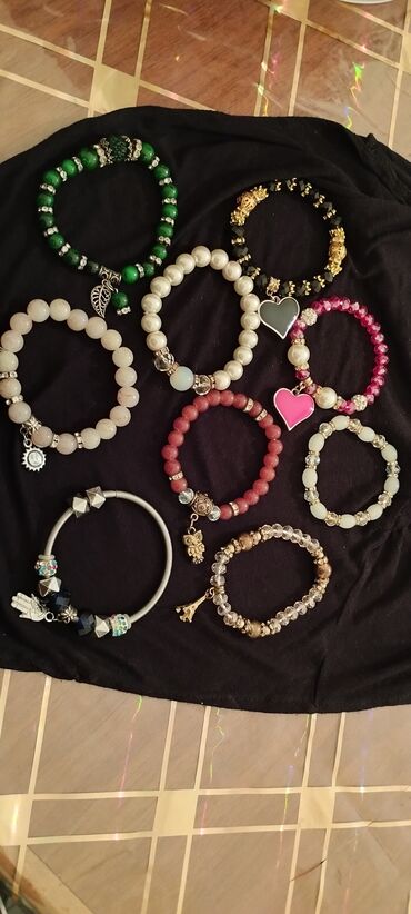 Üzüklər: Böyük həcmli qadın üzük kolleksiyası - Ümumi sayı: 12 ədəd - — 24