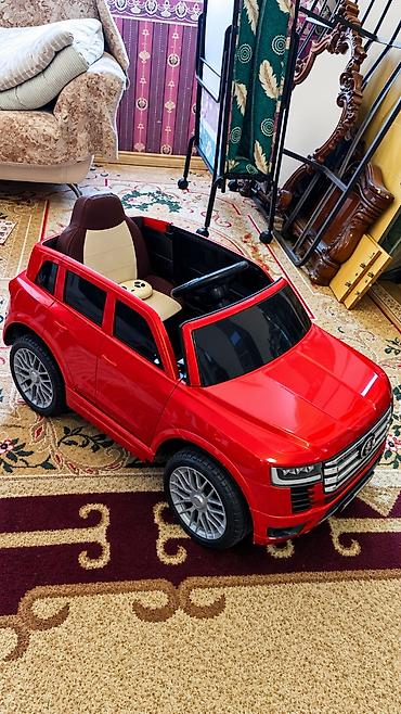 elekt: Uşaq üçün elektrikli maşın – qırmızı SUV tipli model - İdarəetmə — 2