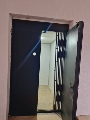 Anbar və emalatxanalar: Nərimanov rayonu, Ziya Bünyadov prospekti (Dərnəgül şossesi), “Nadir — 12