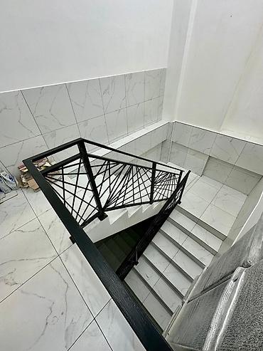 Коммерциялык мүлк: Ижарага Толугу менен кеңсе: Колл-центр, Фотостудия, 100 м², Турак комплексинде, Ремонту менен, Өзүнчө санитардык түйүнү менен, Бийик шыптар менен — 4