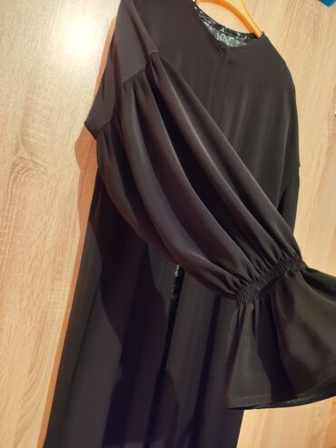 Плащи: Abaya Yenidir Material Cesika (mədinə ipəyi)Ölçü 40-48 qədər.55 azn