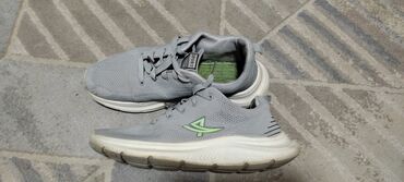 Кроссовки и спортивная обувь: Оптом 4 пар обуви, кроссовки и итальянские туфли оригинал. Размер — 2