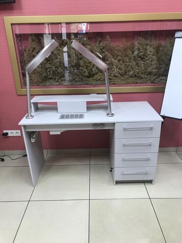 Оборудование для бизнеса: Маникюрный стол с пылесосом. 
Информация по телефону либо в WhatsApp
