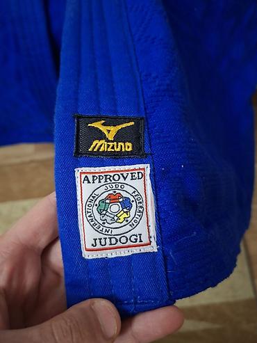 judo forma: Mizuno judo gi – mavi rəngdə komplekt 2 defe istifadə olunub qalın — 6