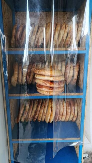 кофейня в аренду: Продаю действующий бизнес. Точка угловая. конкуренции нет. продаю в