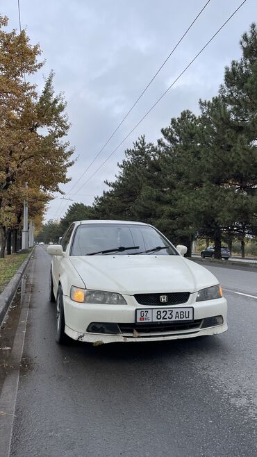 Honda: Honda Accord: 1998 г., 2 л, Типтроник, Бензин, Седан