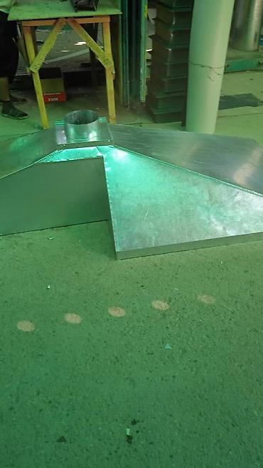 Кухонные вытяжки: Оцинкованный вентиляционный зонт предназначен для эффективного — 12