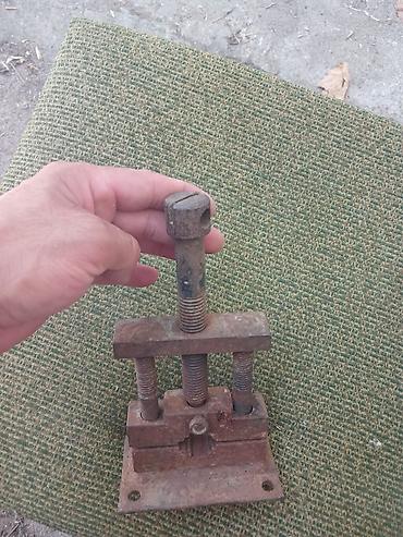 Metal pres və ya sıxacı (mexaniki vintli tip) - Ağır poladdan lalafo.az -da Metal pres və ya sıxacı (mexaniki vintli tip) - Ağır poladdan