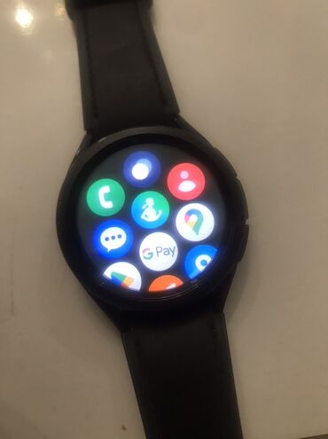 поко f7: Умные часы Samsung Galaxy Watch, выполненные в черном цвете