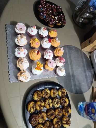 Konditorski proizvodi, slatkiši: Predstavljamo raznovrstan asortiman mini kolača i slatkiša, idealnih — 3