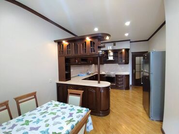 Uzunmüddətli kirayə mənzillər: Nəsimi rayonu, Zabitlər parkı yaxınlığında, “AF Center” binasında 4 — 18