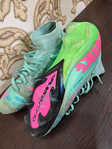 nike react: Футбольные бутсы Nike Merc носил примерно 7,8 раз - Тип покрытия — 6