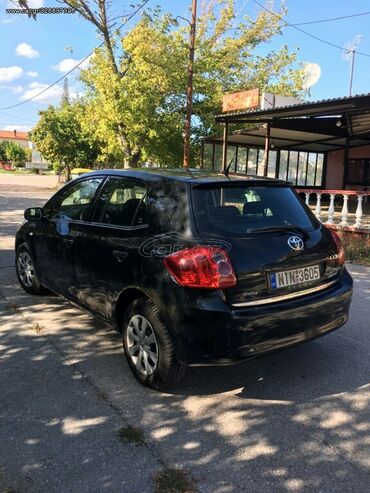 Toyota: Toyota Auris: 1.3 l. | 2010 έ. Χάτσμπακ — 3