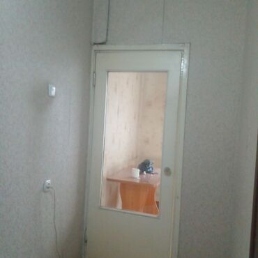 Другая мебель: Межкомнатная дверь б/у осталась после ремонта состояние целое