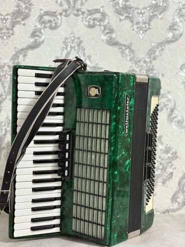 Аккордеоны: Продаю Германский Аккордеон состоянии очень хороший есть футляр — 8