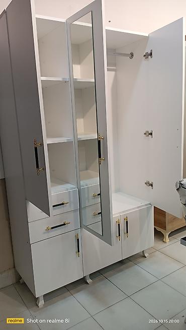pol seki: Ayna qapılı, çoxfunksiyalı paltar dolabı - Üç bölməli üst hissə — 2