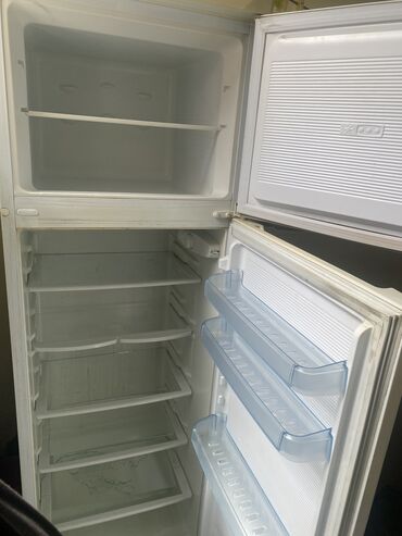 холодильники бу: Новый Холодильник Indesit, No frost, Двухкамерный, цвет - Белый