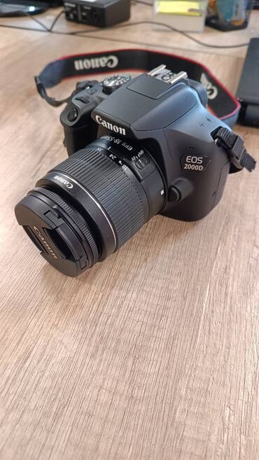 бокс для фотографий: Продаю фотоаппарат Canon EOS 2000D. В идеальном состоянии. В комплекте