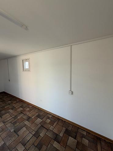 20 fut konteyner ofis/modul otaq - Xarici ölçü: təxminən 6 m — 7