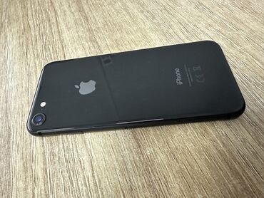 Apple iPhone: IPhone 8, Б/у, 64 ГБ, Jet Black, Зарядное устройство, 78 %