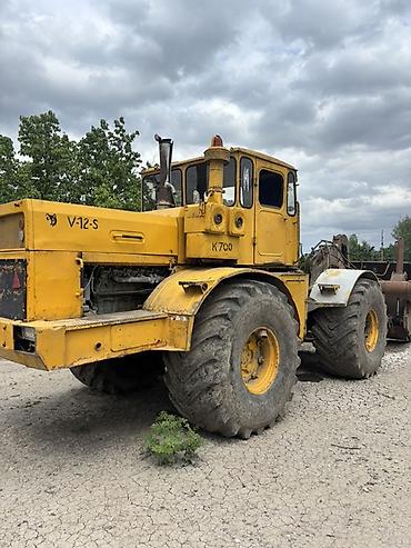 traktor radiatoru: K-700 “Kirovets” ağır sinif təkərli traktor - Güclü V12 dizel — 2