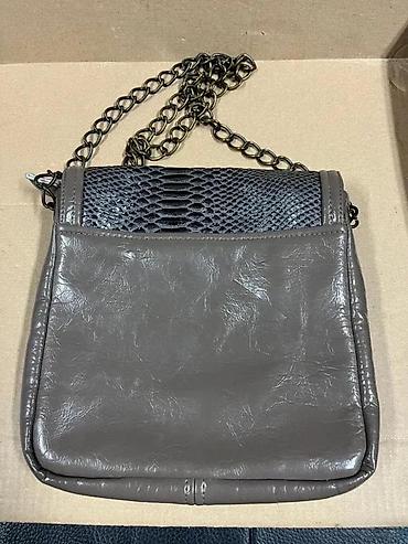 Torbe: Ženska torbica preko ramena sa lančanim kaišem - Materijal: veštačka — 3