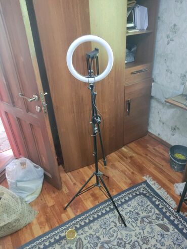 солнечный лампа: Штатив+ кольцевая лампа 26 см+ микрофон проводной+ чехол