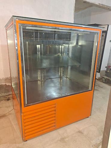 Soyuducu avadanlığı: Kabab vitrini 1200 Azn. Eni 1.20,hundurluk 1.50,derinlik 95sm. Unvan — 1